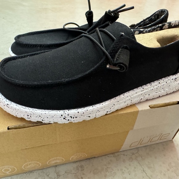 heydude
HEYDUDE
Wendy - Black Odyssey - Picture 5 of 7